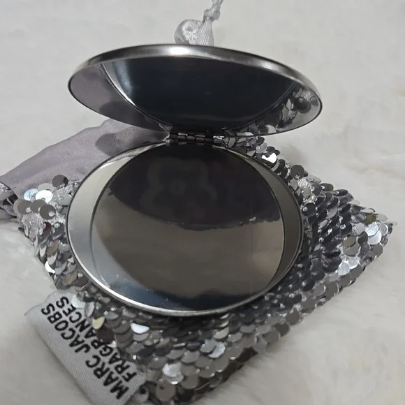 Marc Jacobs cosmetic, purse, travel mirror NEW - Picture 8 of 8